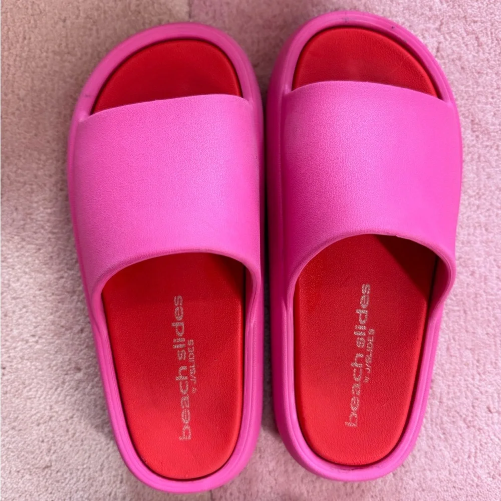 Pink Fuchsia Red J/Slide Beach Slides Size 8, Like New - Picture 6 of 7